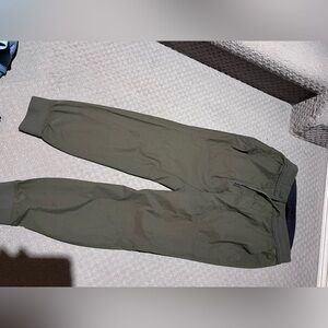 Lululemon men’s joggers